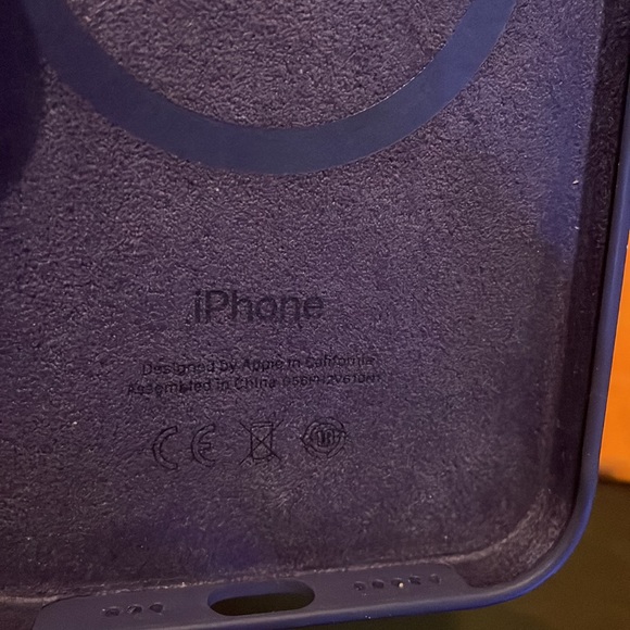 Apple iPhone 12 covers - Picture 3 of 6